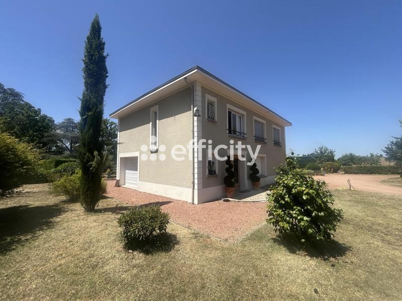 Maison traditionnelle - 270 m² - 9 pièces