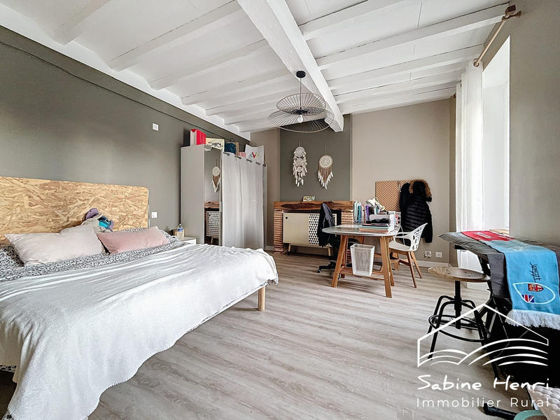 Maison - 354 m² - 10 pièces