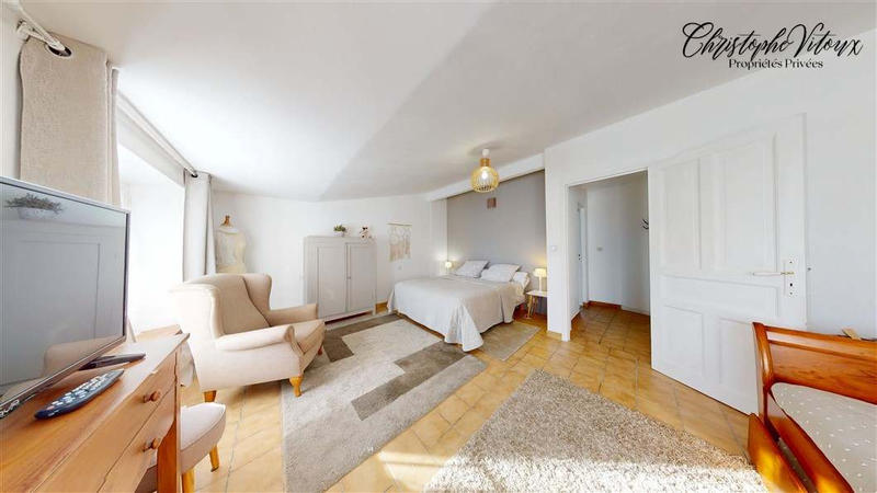 Maison - 288 m² - 8 pièces