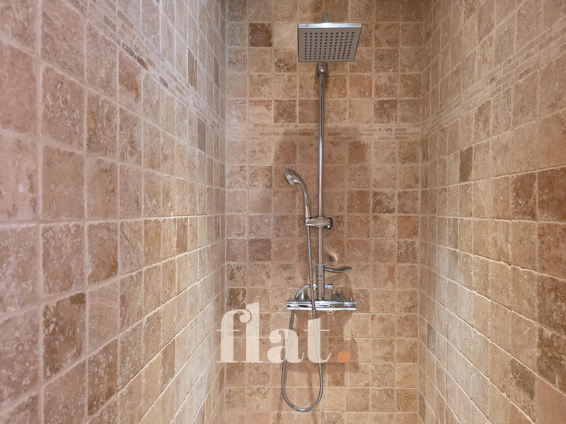 Propriété - 351 m² - 6 pièces