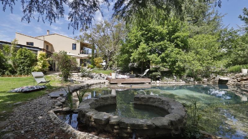 Mas - 218 m² - 7 pièces