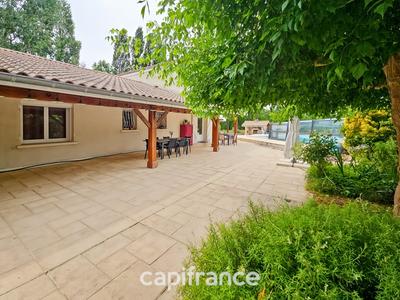 Maison - 162 m² - 8 pièces