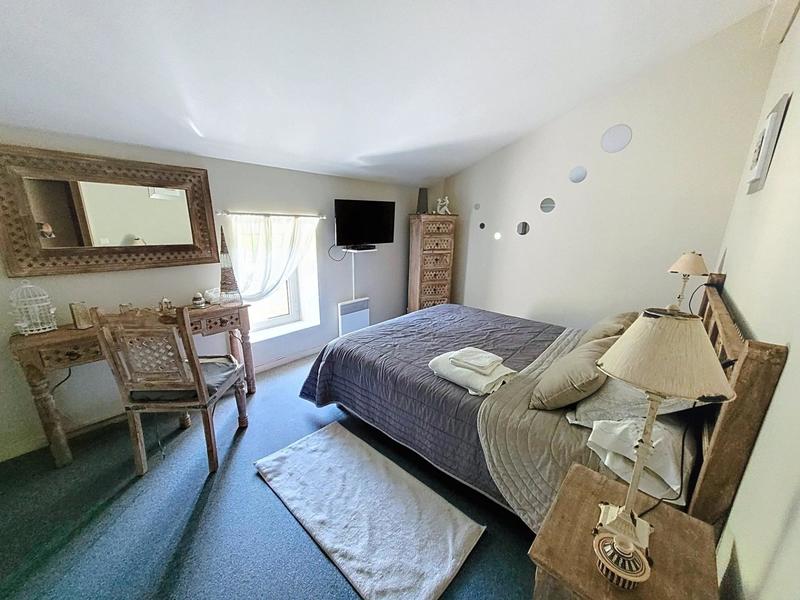 Maison - 326 m² - 10 pièces