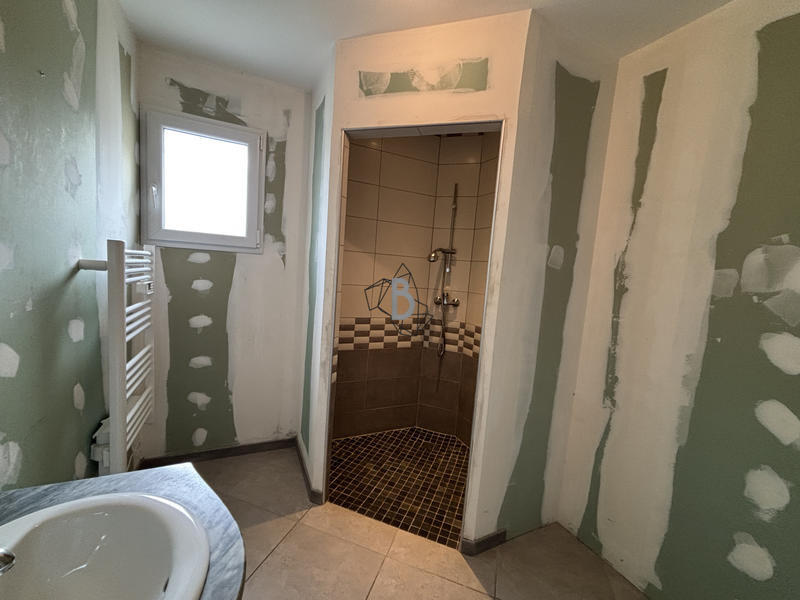 Maison - 98 m² - 4 pièces