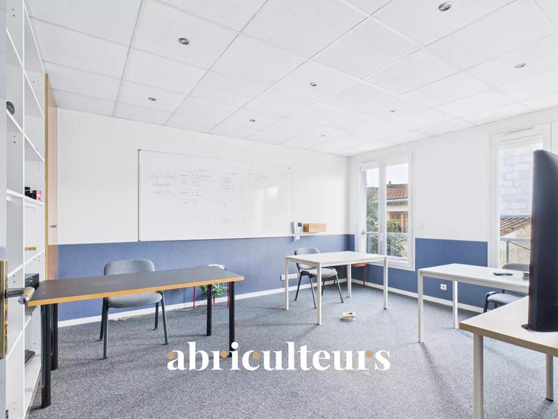 Bureau - 99 m² - 4 pièces