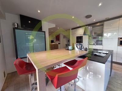 Maison - 168 m² - 6 pièces