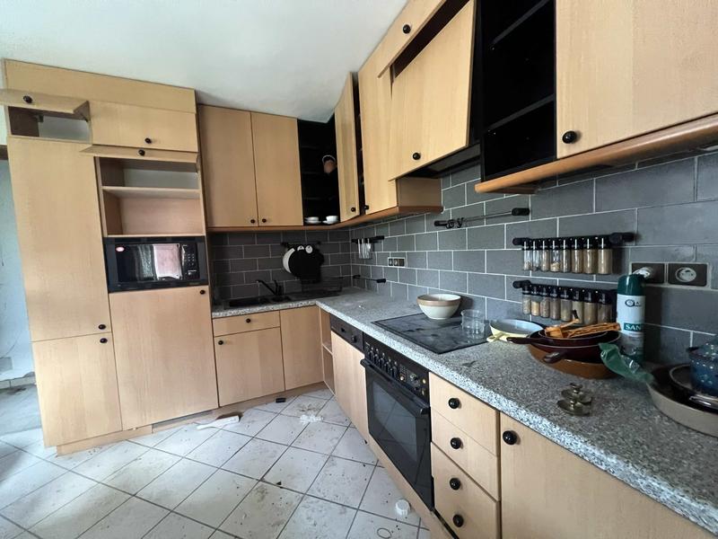 Maison - 260 m² - 10 pièces