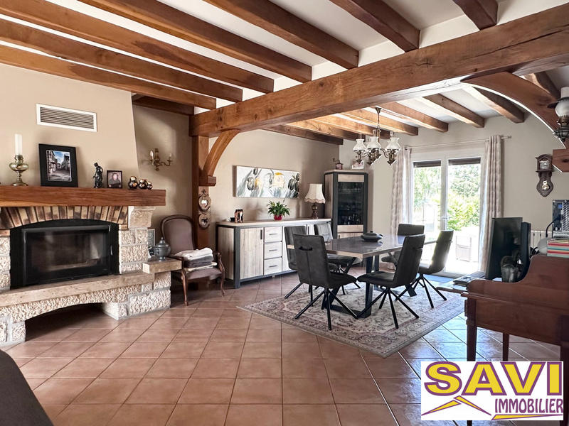 Maison traditionnelle - 174 m² - 8 pièces