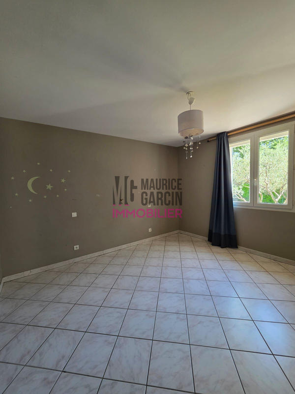 Maison - 234 m² - 6 pièces