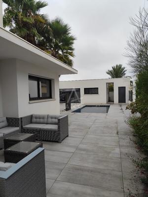 Maison - 165 m² - 6 pièces