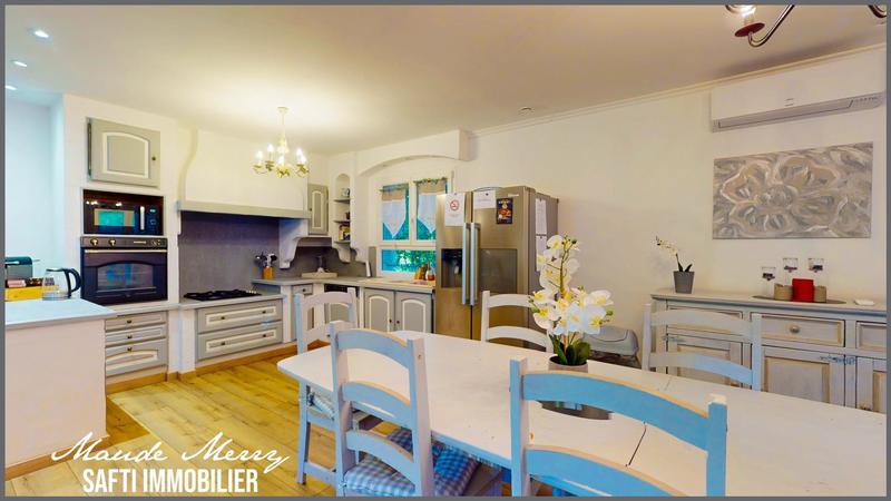 Villa - 160 m² - 8 pièces