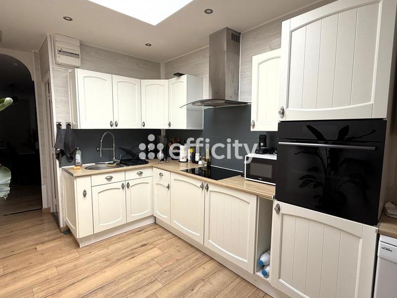 Maison - 97 m² - 4 pièces