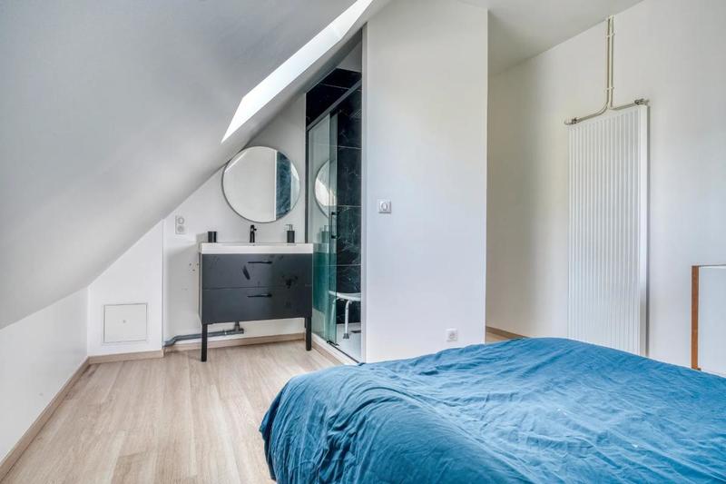 Maison - 210 m² - 8 pièces