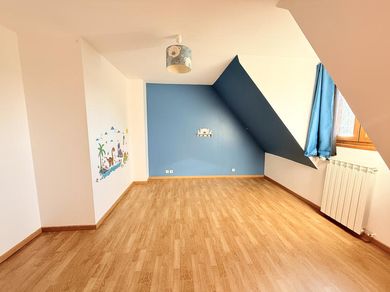 Maison - 230 m² - 8 pièces