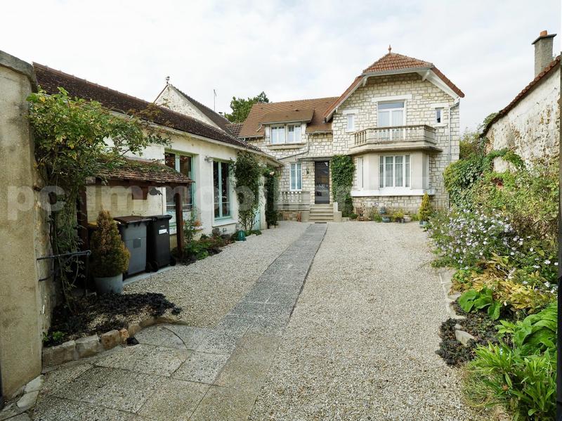 Maison en pierre - 134 m² - 6 pièces