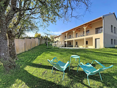 Maison - 210 m² - 9 pièces