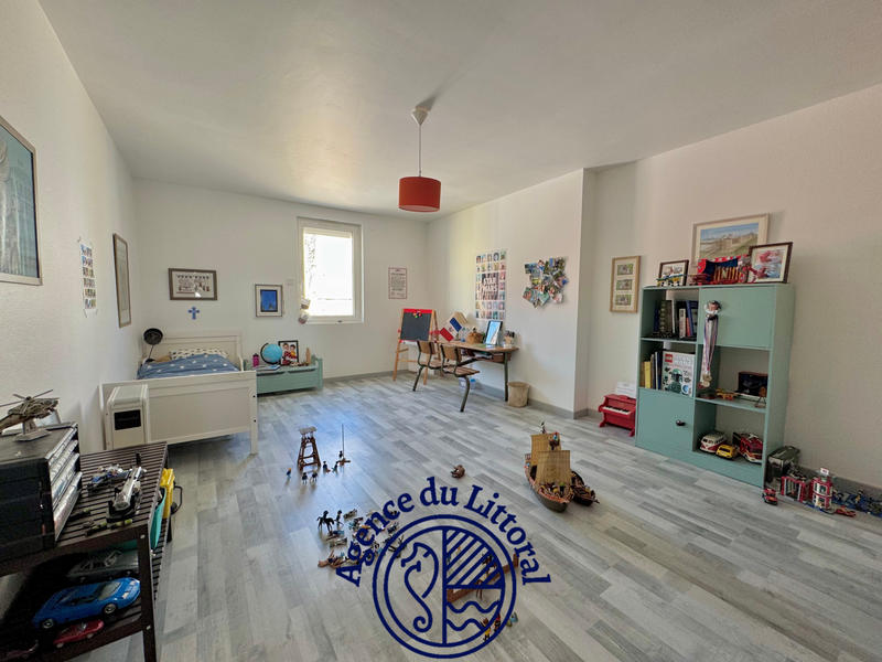 Maison - 210 m² - 8 pièces