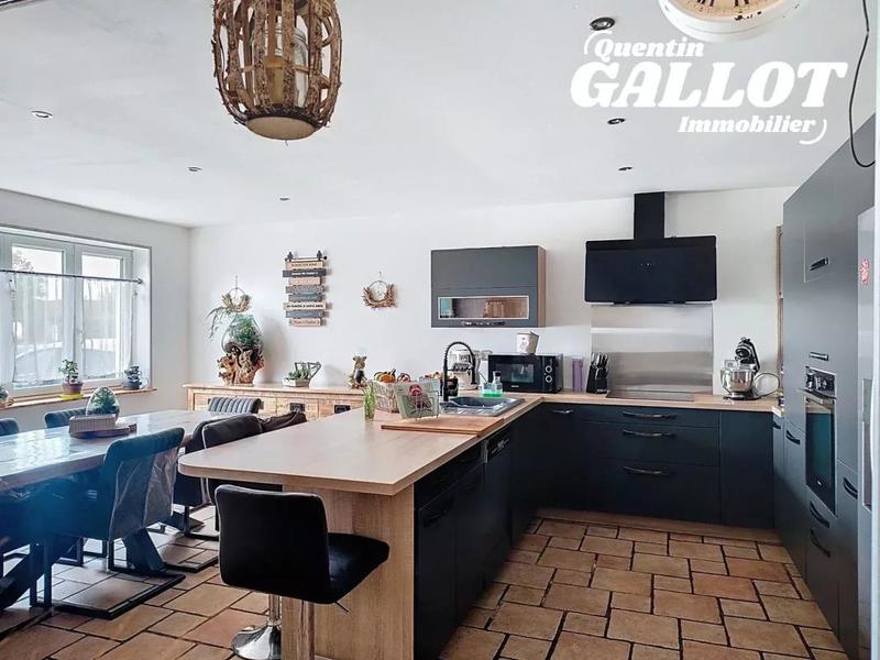 Maison - 192 m² - 11 pièces