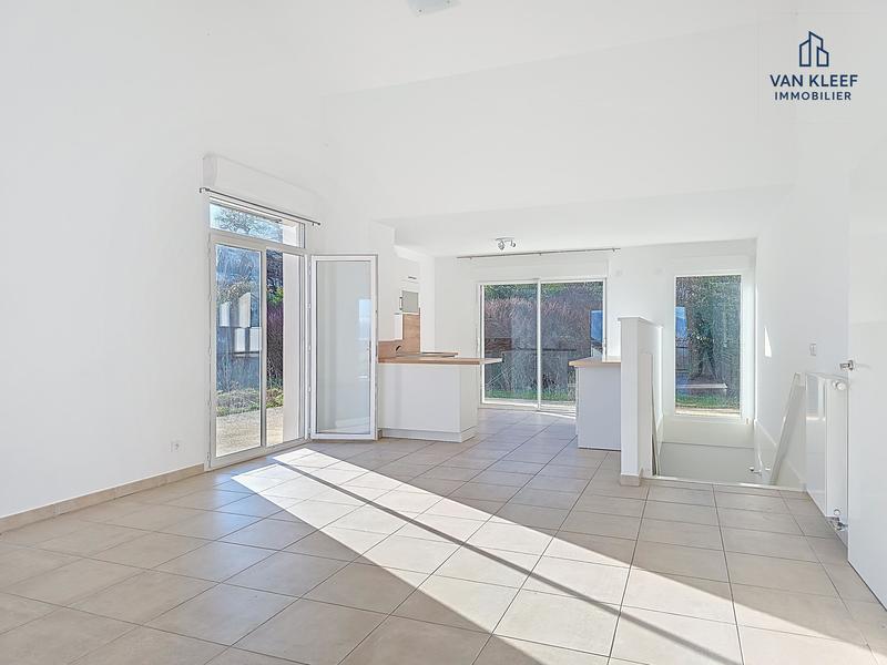 Maison jumelée - 117 m² - 4 pièces