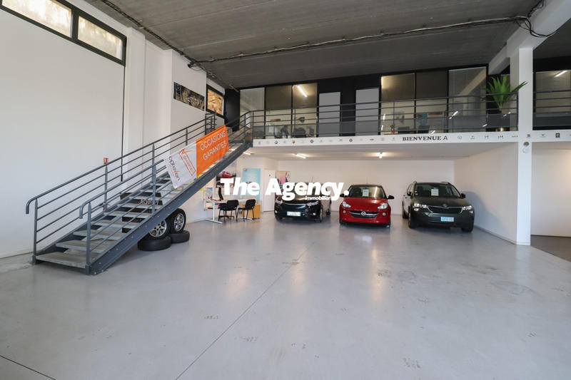 Fonds de commerce - Local commercial - 824 m²