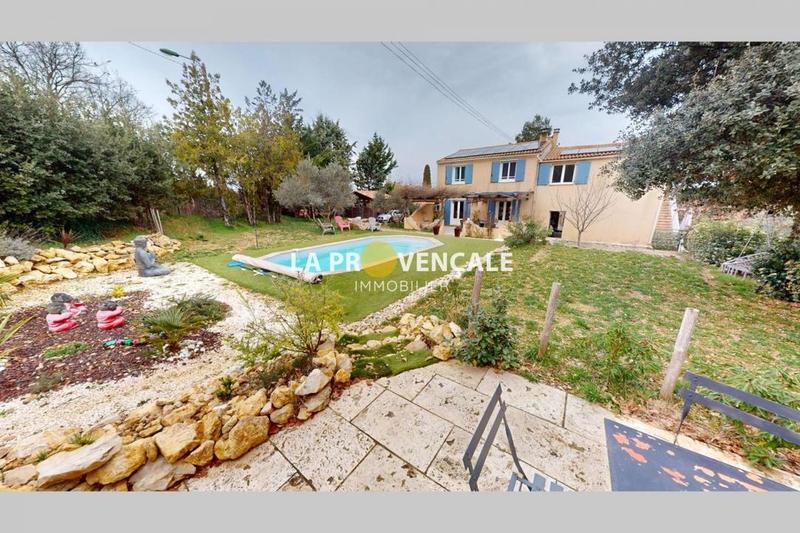 Maison - 167 m² - 10 pièces