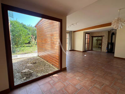 Maison - 310 m² - 12 pièces