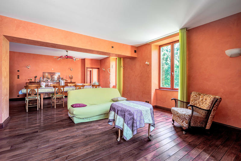 Propriété - 800 m² - 14 pièces