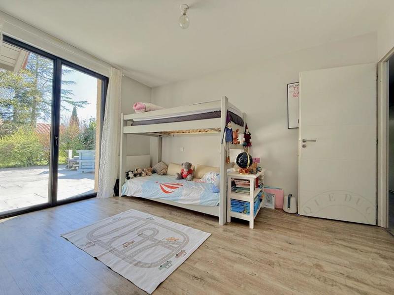 Villa - 200 m² - 8 pièces