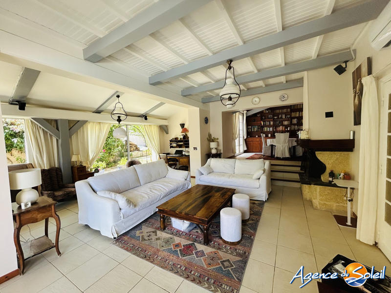 Maison - 181 m² - 6 pièces