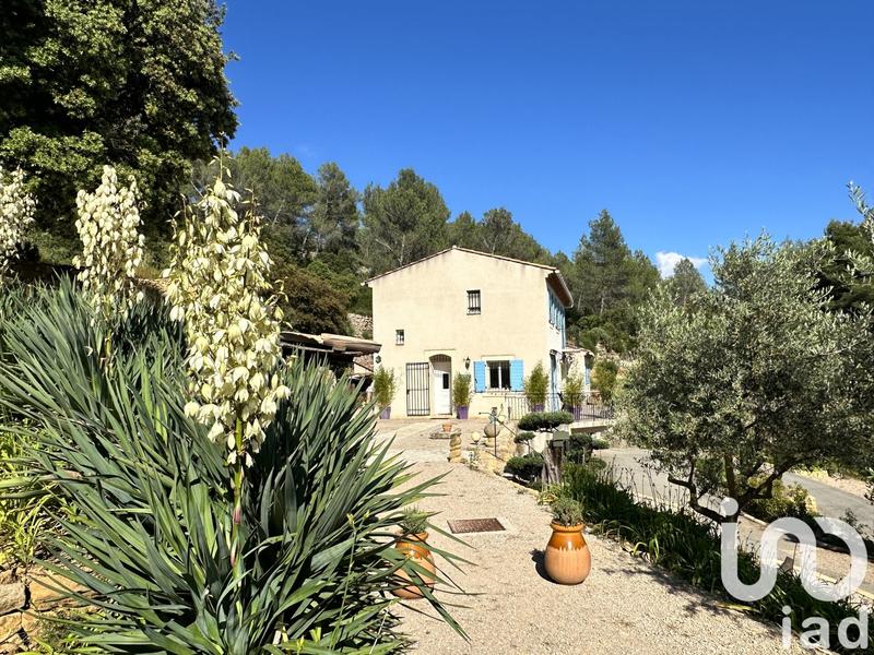 Maison - 185 m² - 8 pièces