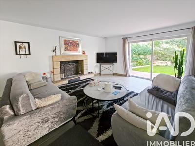 Maison - 315 m² - 9 pièces