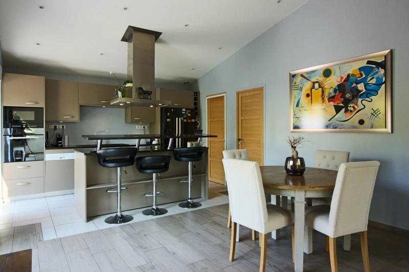 Propriété - 143 m² - 5 pièces