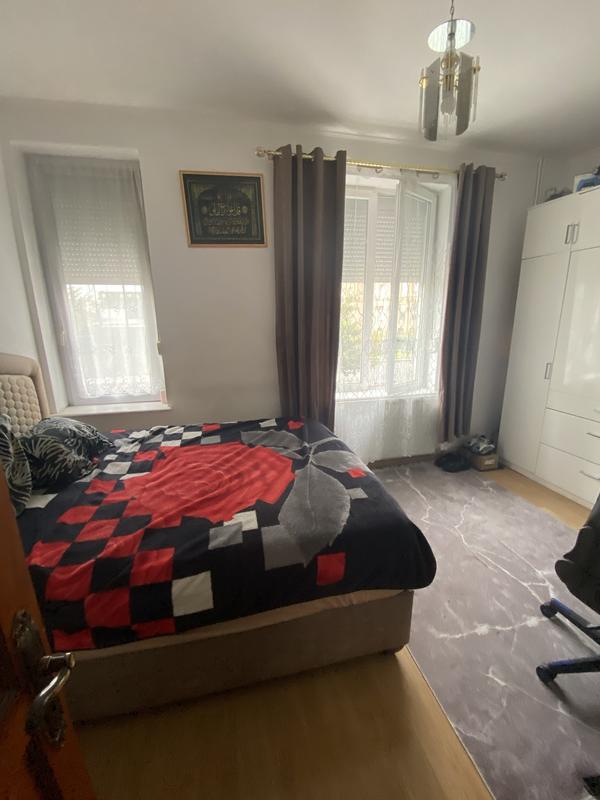 Maison traditionnelle - 87 m² - 5 pièces