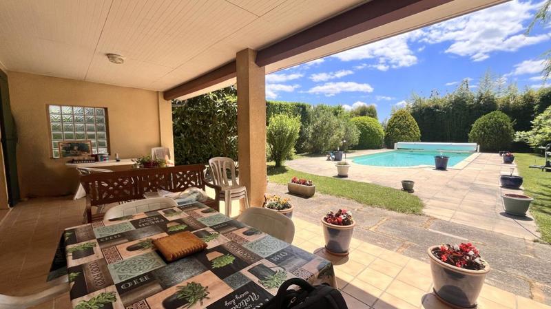 Maison - 206 m² - 11 pièces