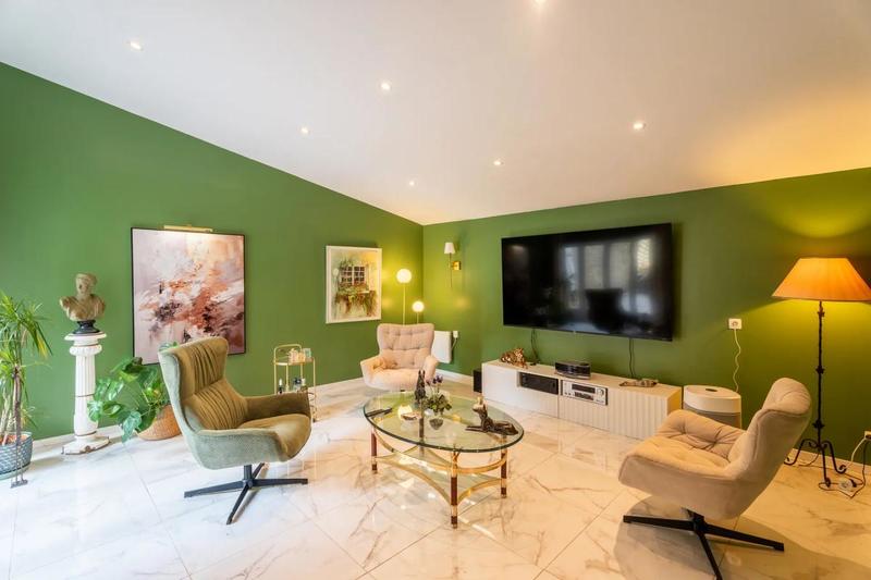 Château - 370 m² - 11 pièces