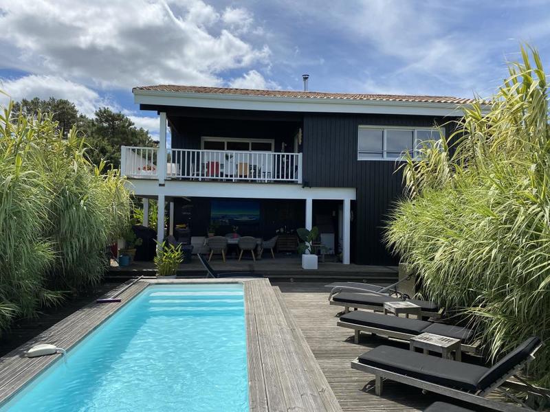 Villa - 220 m² - 7 pièces