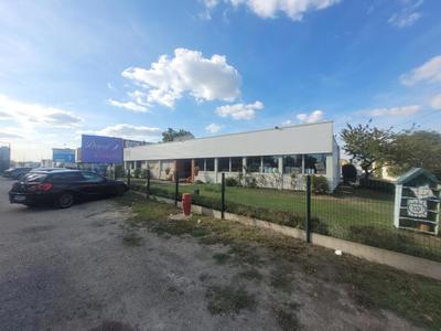 Local commercial - 304 m²