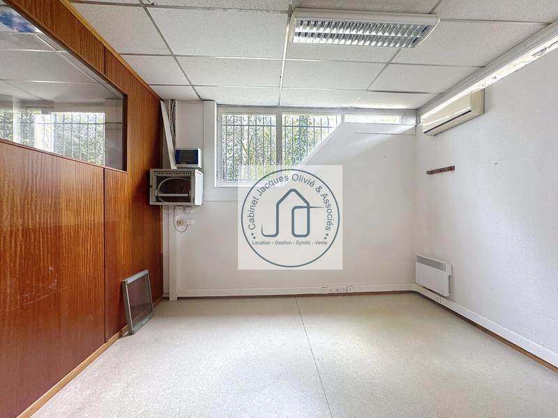 Local commercial - 164 m² - 9 pièces