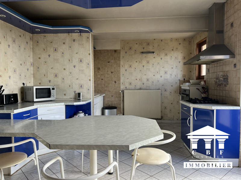 Maison - 183 m² - 7 pièces