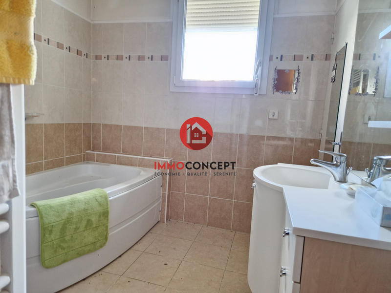 Maison traditionnelle - 153 m² - 7 pièces