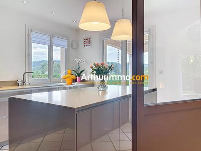 Maison - 152 m² - 6 pièces