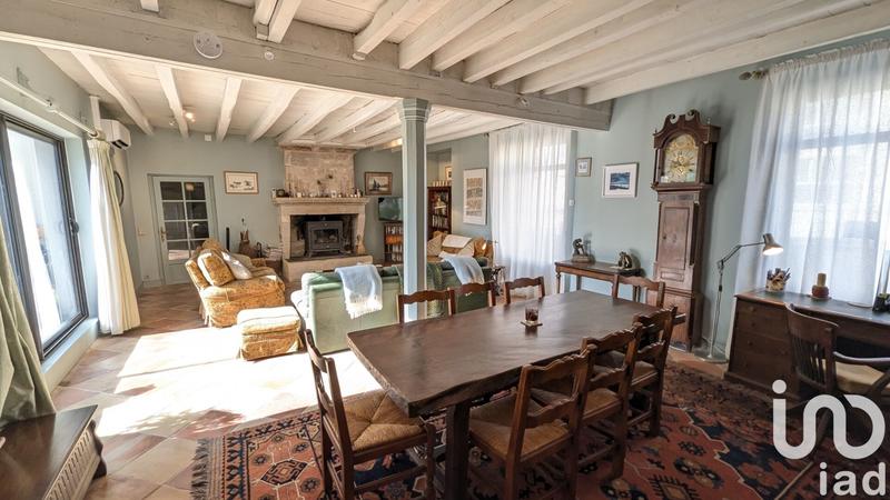 Maison - 305 m² - 9 pièces