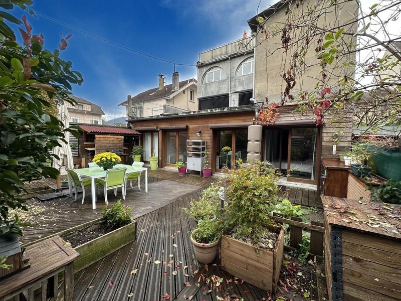 Appartement - 143 m² - 6 pièces