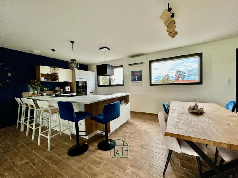 Maison - 102 m² - 4 pièces