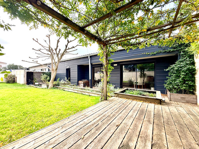 Maison - 213 m² - 6 pièces