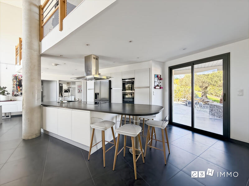 Maison - 190 m² - 6 pièces