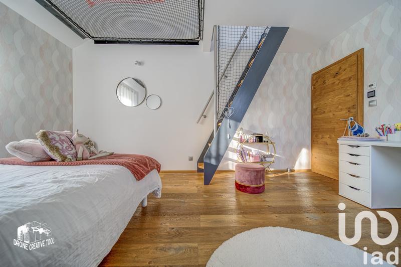 Maison - 340 m² - 8 pièces