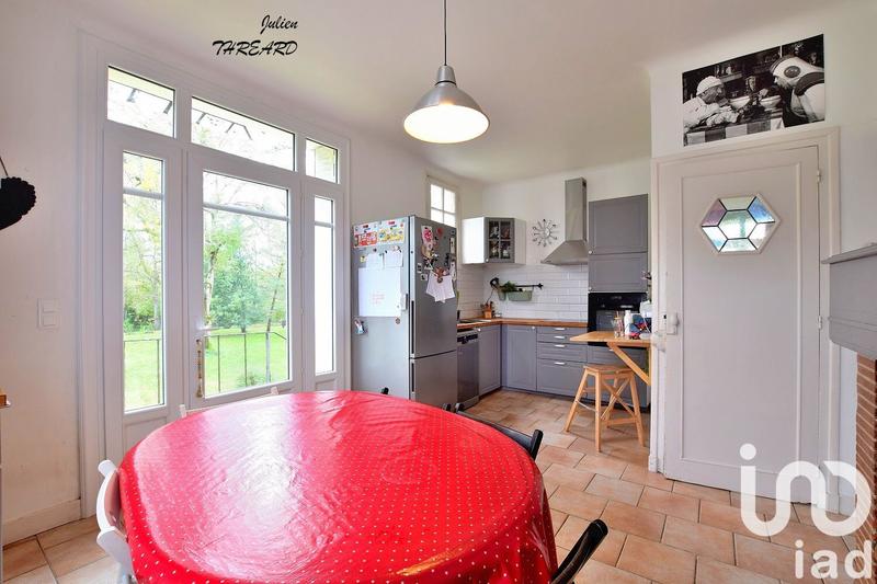 Maison - 240 m² - 8 pièces