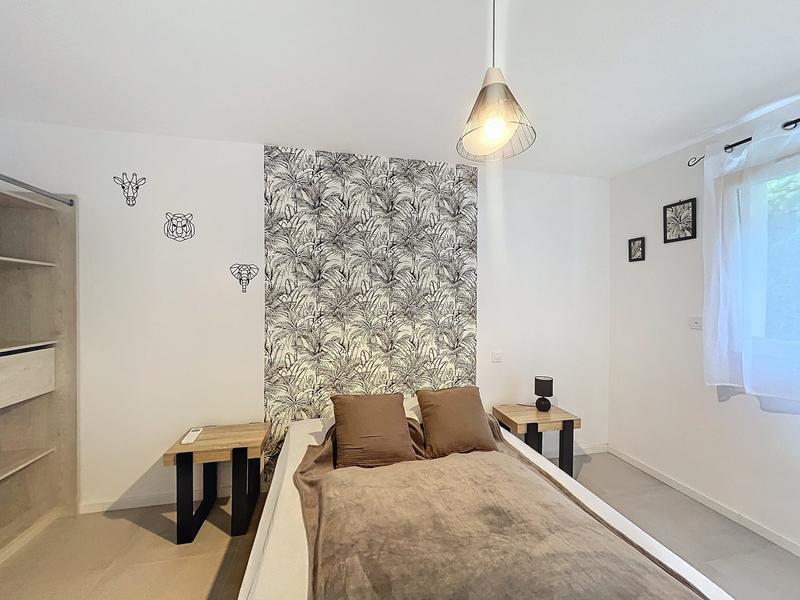 Appartement - 99 m² - 4 pièces