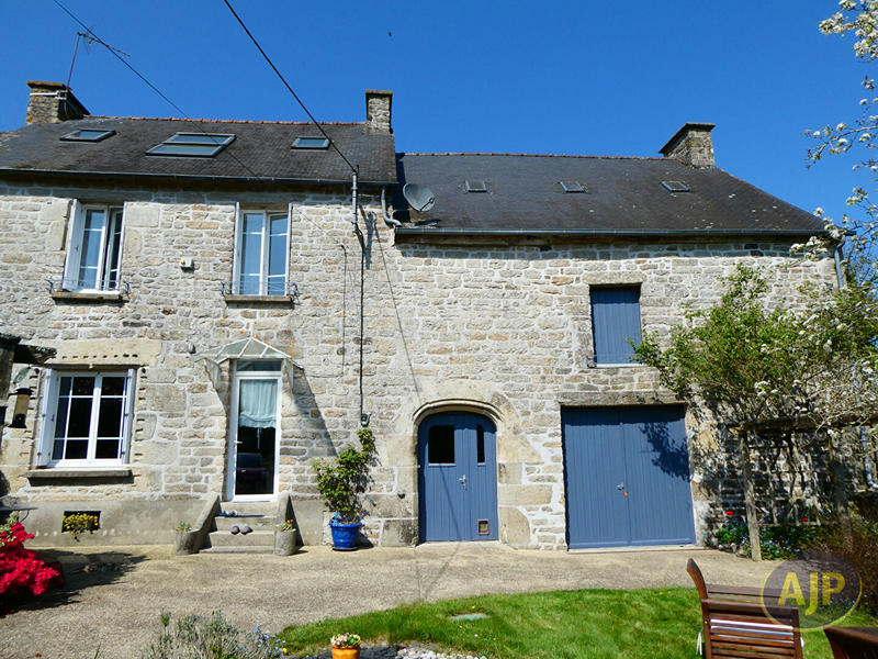 Maison - 124 m² - 8 pièces